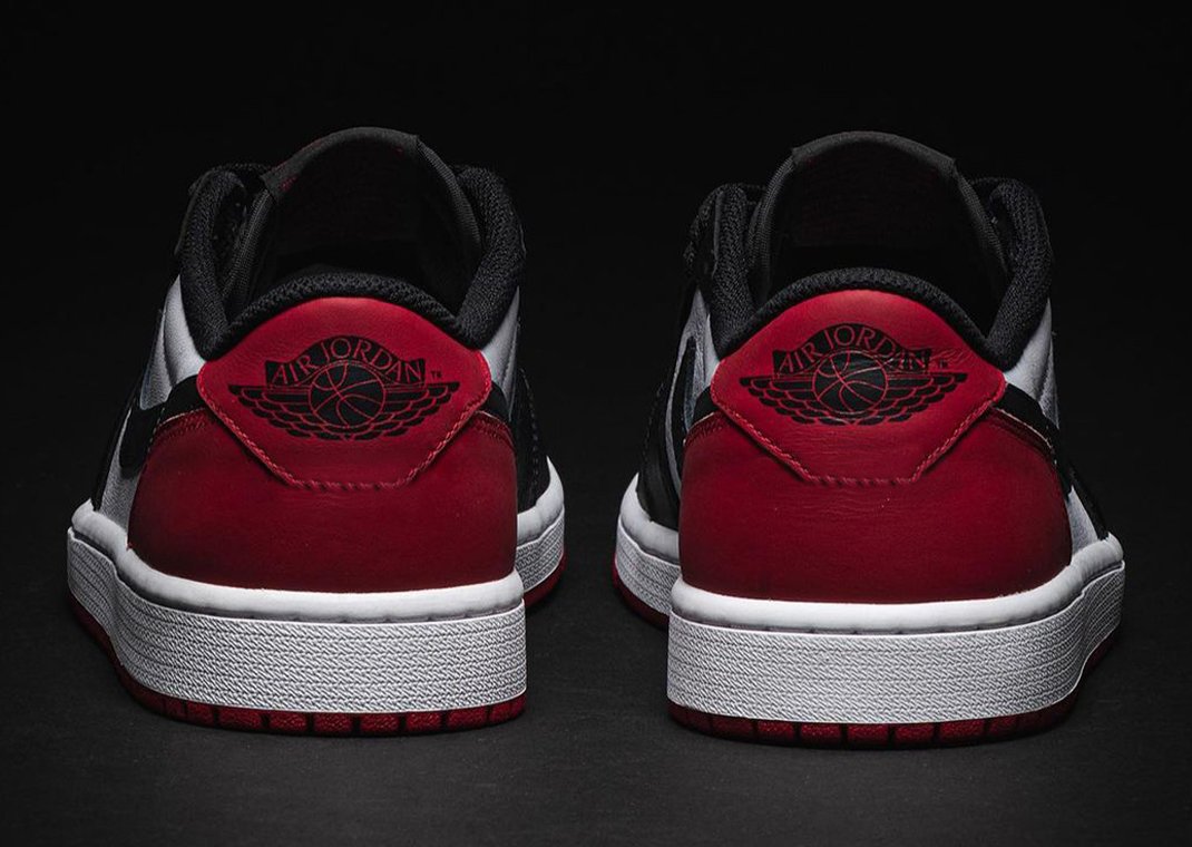 JustFreshKicks's tweet photo. Air Jordan 1 Low OG “Black Toe” Releasing This Month 🖤❤️ https://t.co/9Vvaaewxli https://t.co/2leJiRo0Gp
