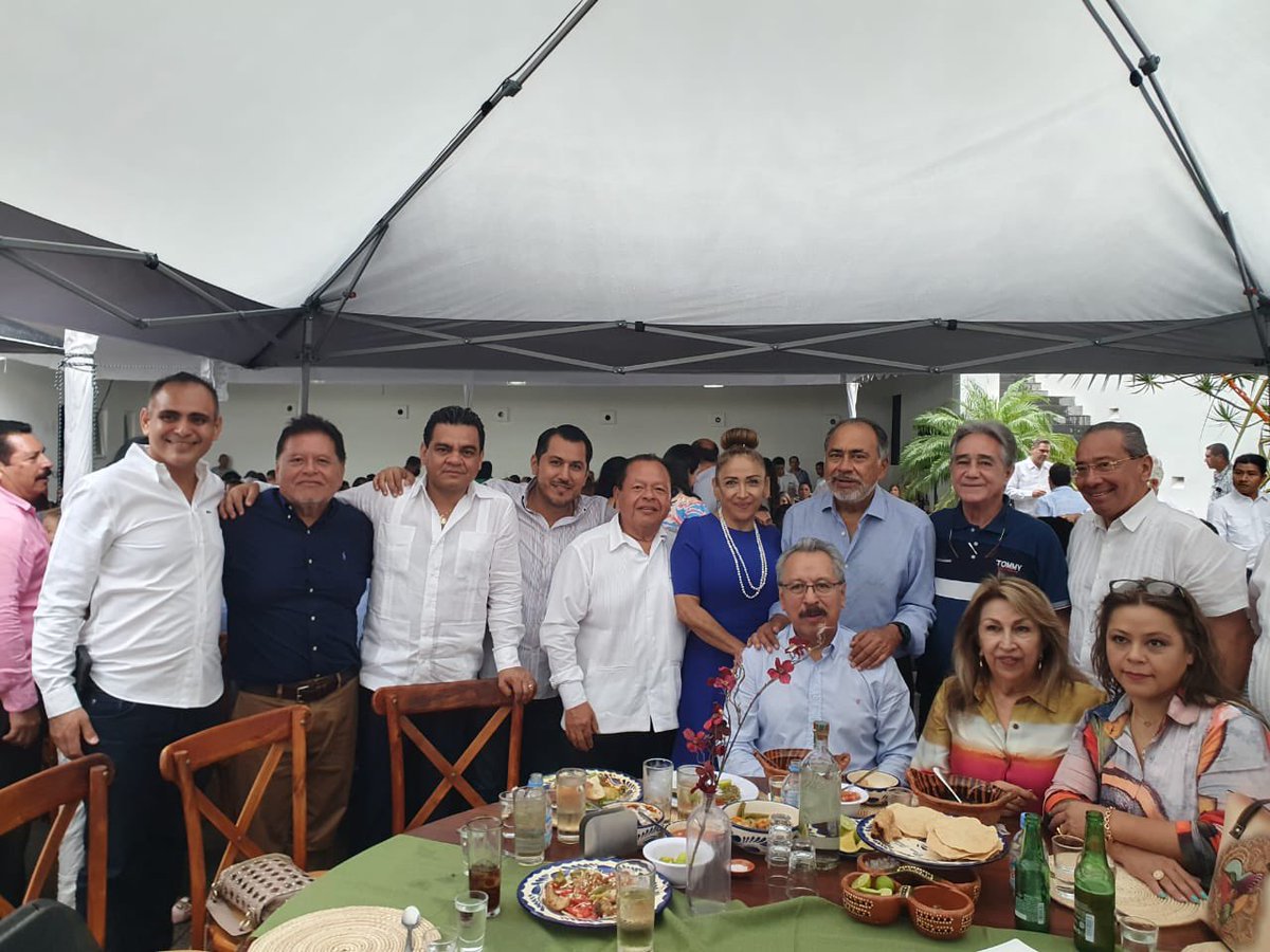 DiViSa007's tweet photo. Muchas felicidades Don Hector!! @HectorAstudillo https://t.co/ABXfZyJtG4