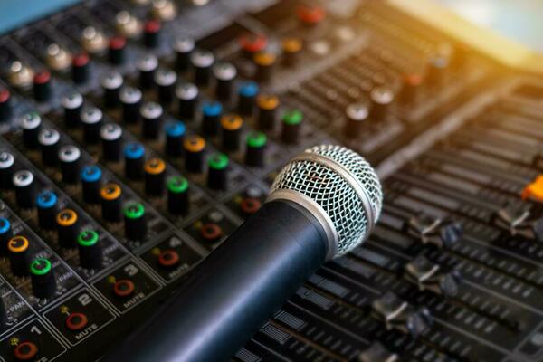 Richard_Fica's tweet photo. Necesitas soporte audiovisual para tus eventos privados o corporativos?
Bonustrack
#sabemoscomohacerlo
Nuestros contactos son +56966094762 / +56992992836 https://t.co/lKwCiOZTBt