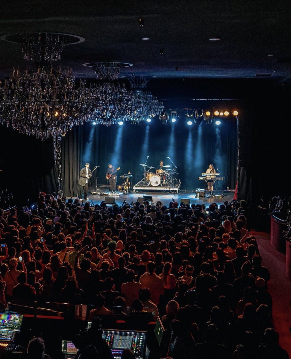 무대에서 가장 반짝반짝한 사람👩‍🚀