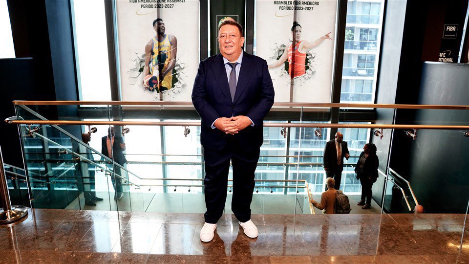 Te hicimos una emboscada.

Acabas de gastar uno de tus 600 tweets viendo al presidente de #CABB. 

🫣