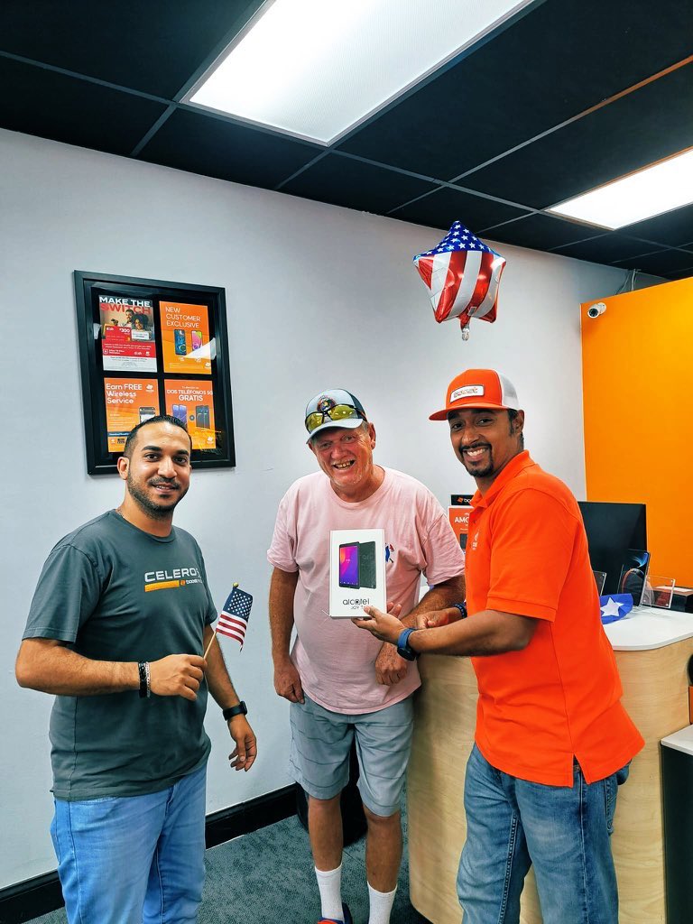 NEFFGEN's tweet photo. Another great day out in the field supporting Team #305 and our amazing partners for their July 4th weekend event celebration! Great activity + excitement around the @boostmobile brand!! Thank you @BoostMobileAle1 @JessyA_M @Boostradaman for all your efforts!!
#RedWhiteAndBoost https://t.co/Tis3TSTxlc