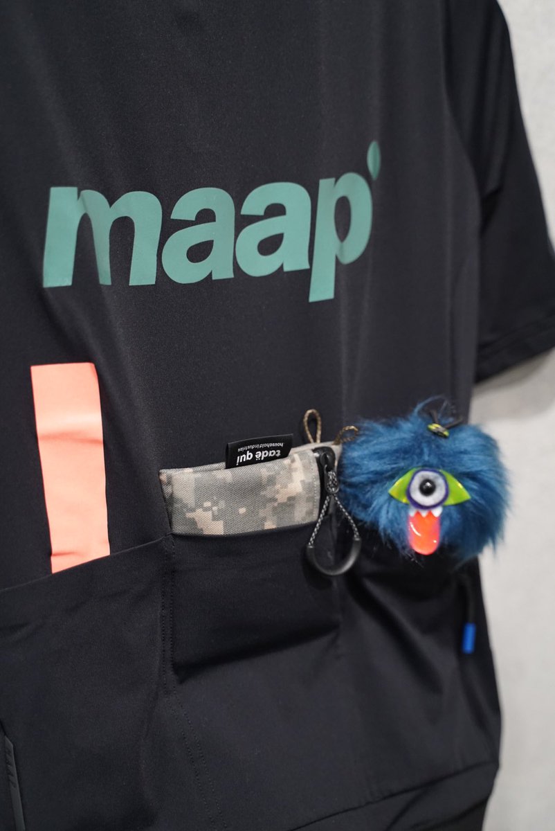_nao_naonao's tweet photo. ③ riderswallet 👛🚲
サイクリストのための最強お財布！ジャージのポッケにすっぽり収まるサイズ感◎ファスナーを全開閉せずにコインがとりだせてカードは最大８枚ほど収納可能。コインケースやカードケースが防水壁となることで紙幣を常にドライな状態に保つことができます。
#tadequi https://t.co/ml6odAgjRt