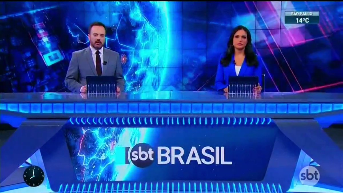 SBT_Plus's tweet photo. Para quem sentiu falta do reloginho analógico do Silvio Santos, aí está ele de volta! #SBTBrasil https://t.co/Wd7azL4H1g