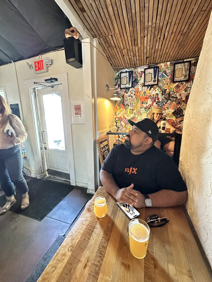 adoptmemat's tweet photo. Bacanora pop-up at @WrenHouseBrew with the homie @himynameisjon https://t.co/NFSwEOjEpj