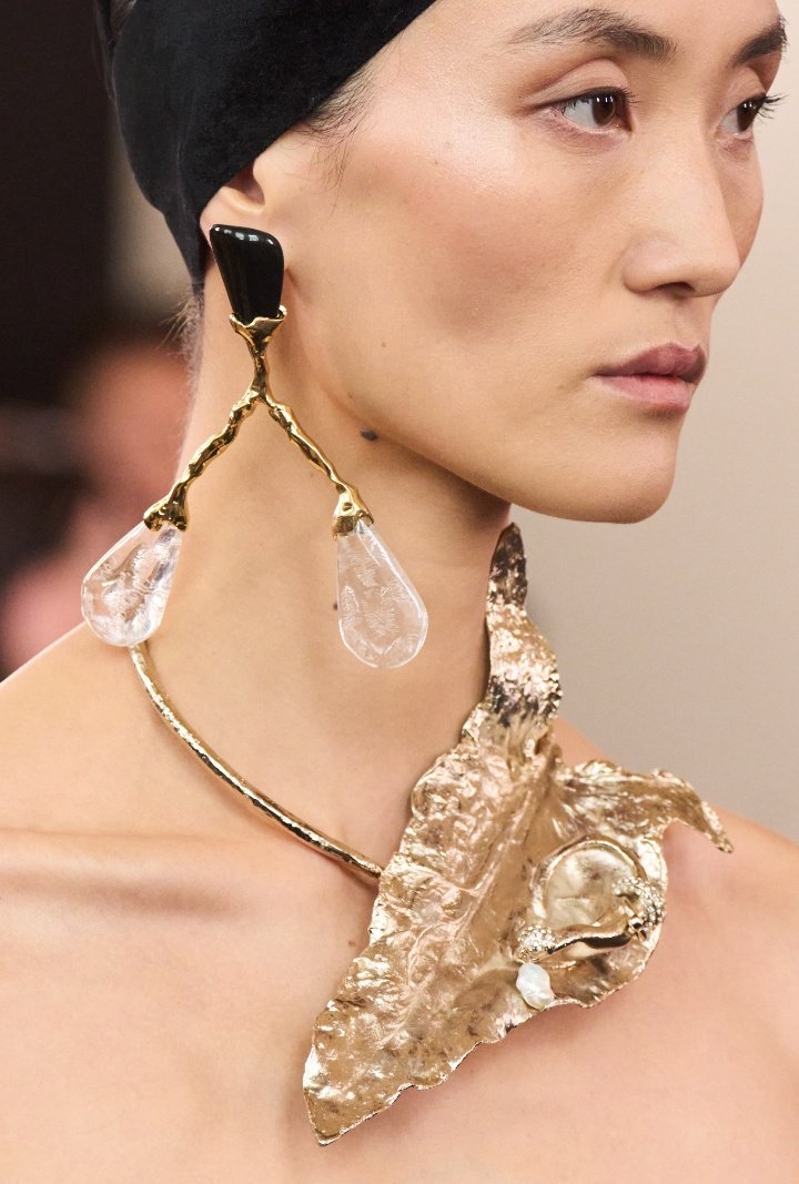 DvilCouture's tweet photo. Schiaparelli FW/23 Couture - Look #7 https://t.co/dA0amG5rDB