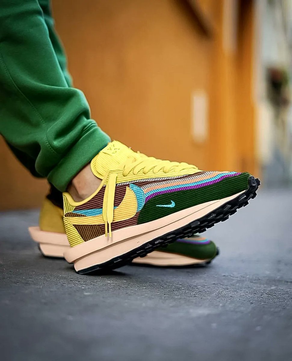 JustFreshKicks's tweet photo. Sean Wotherspoon x sacai x Nike Waffle customs 🎨 https://t.co/Dqcr6b9CL3