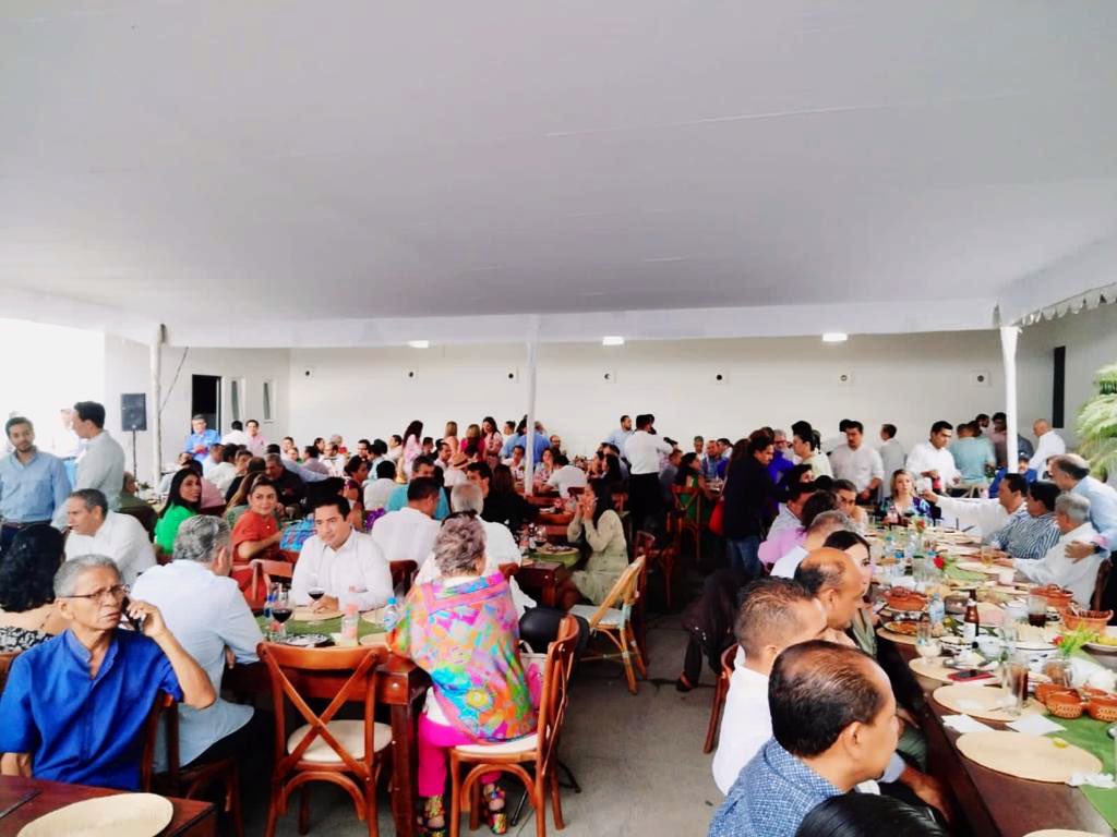 Gracias a tod@s, muchas gracias por sus muestras de cariño!