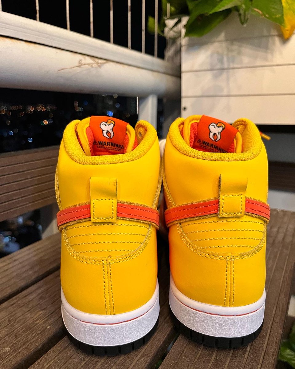 KicksFinder's tweet photo. FIRST LOOK: Nike SB Dunk High “Candycorn” 🎃

🗓️ October 2023 
📝 FN5107-700 (MENS)
💰 $120 USD
📸 IG: snkr_vn123
💵COP OR 🚮DROP? https://t.co/zKHKNlsDem