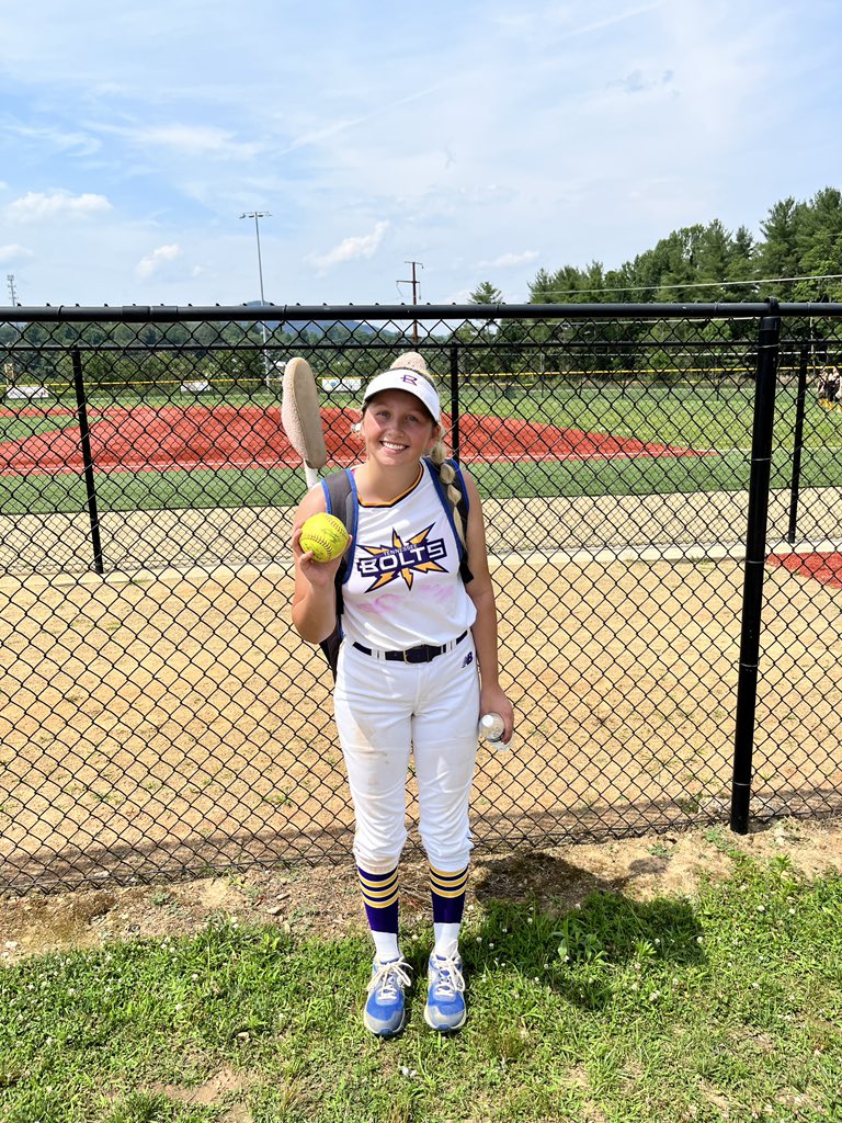 TNBolts's tweet photo. @yk_ashton293 with a 💣 this weekend while also carrying the load in the circle.  Great weekend Ashton!  @SBRRetweets @SoftballDown
@Softball_Home @SoftballClips
@IHartFastpitch @ondecksoftball
@UWAA_United @TopPreps
@PlaySoftballNet @D1Uncommitted https://t.co/krIG0QG1X6