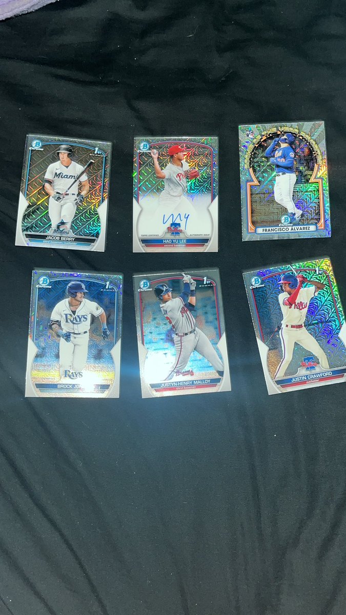 FlynnVCards's tweet photo. Bowman Mega box, not bad 🤷‍♂️ https://t.co/Vb3W5nNuqF