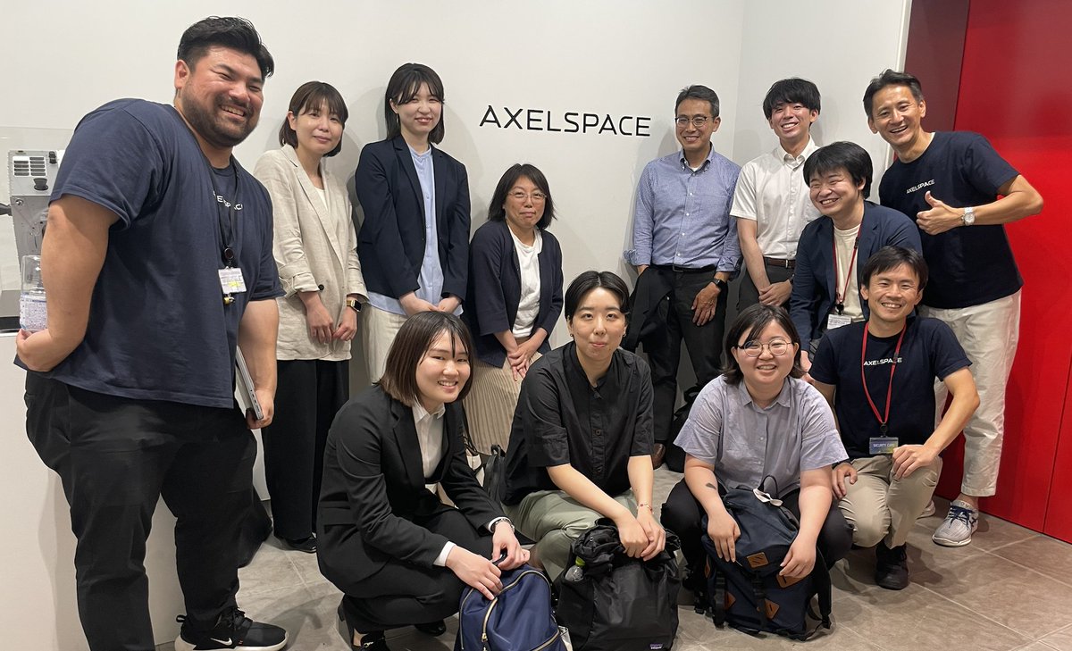 axelspace's tweet image. #RESTEC (Remote Sensing Technology Center of Japan), our sales partner for #AxelGlobe, visited our company and discussed the business roadmap and future utilization of satellite data. They also saw our clean room as part of the training program for junior members of the division.