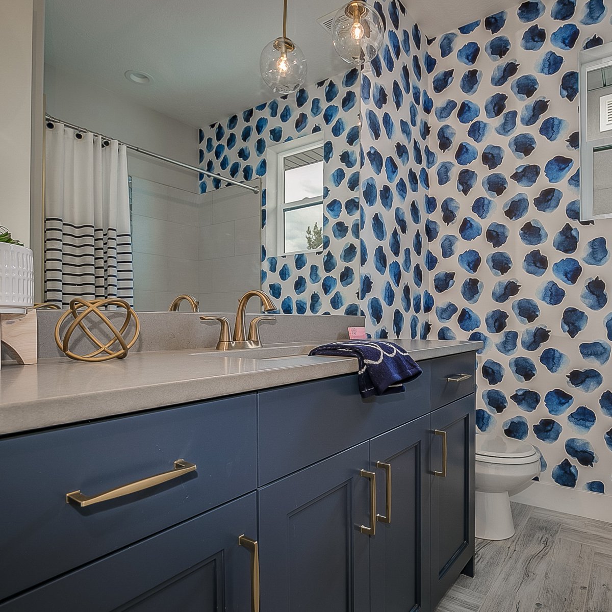 countertopsmart's tweet photo. Looking for ways to incorporate red, white, or blue into your design? Here's a little inspiration! https://t.co/Yu3g28kbLY