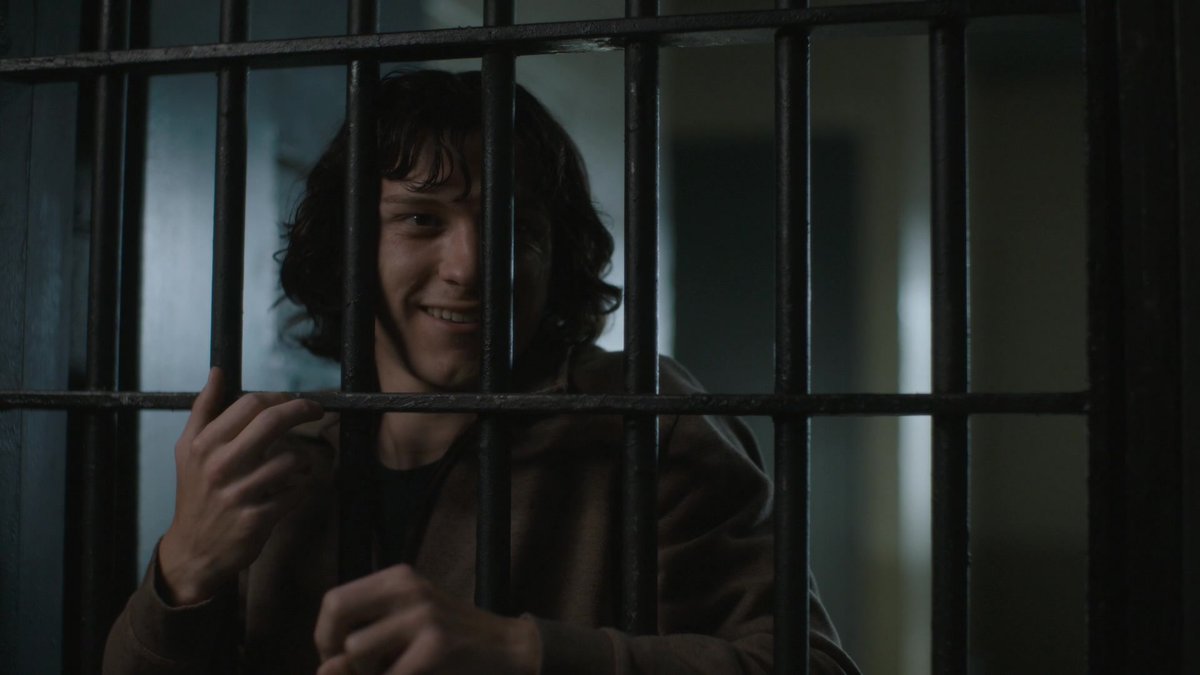tomhollandorg's tweet photo. Totally Tom Holland - The Crowded Room: 1.06 'Rya' Stills &amp; Screen Captures - https://t.co/UKh7dxQvVq #TheCrowdedRoom https://t.co/D523kJSiyg