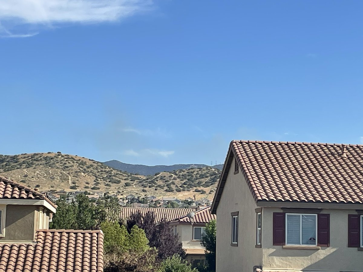 ImIntoFires's tweet image. Smoke visible from my house!! #PeterIC #PeterFire