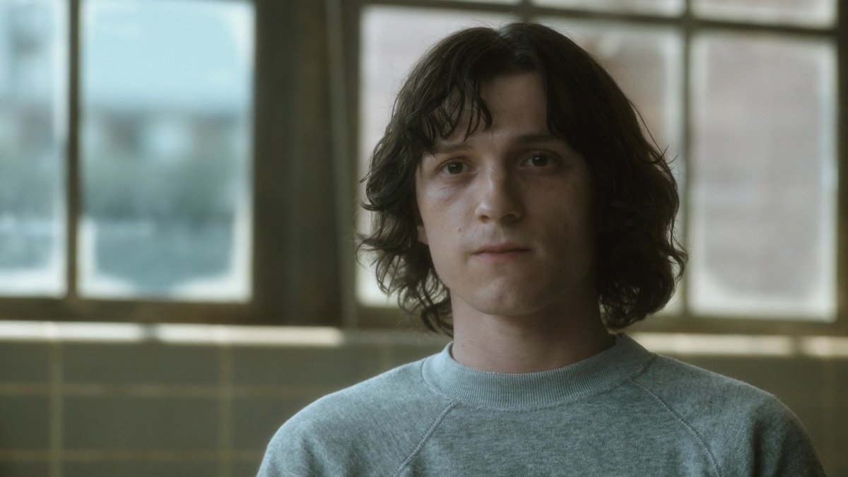 tomhollandorg's tweet photo. Totally Tom Holland - The Crowded Room: 1.06 'Rya' Stills &amp; Screen Captures - https://t.co/UKh7dxQvVq #TheCrowdedRoom https://t.co/D523kJSiyg