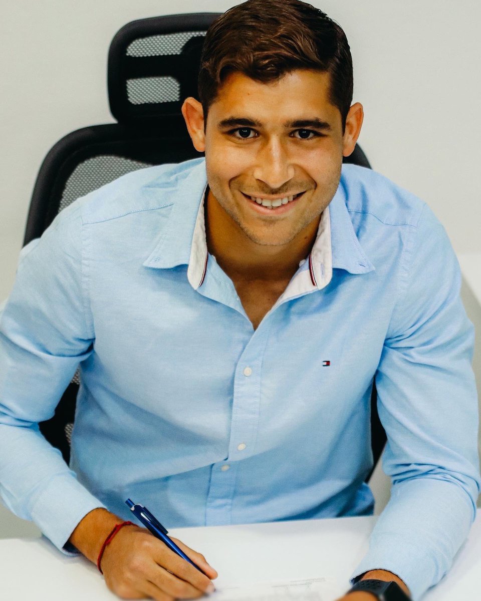 Estoy emocionado por volver al futbol de mi país, mucho más al poder hacerlo de la mano de este gran club que me respaldó desde el primer momento. Mi compromiso es total y quiero retribuir esa confianza haciendo todo lo posible para alcanzar nuestros objetivos!
#NuestroSueño #EFC