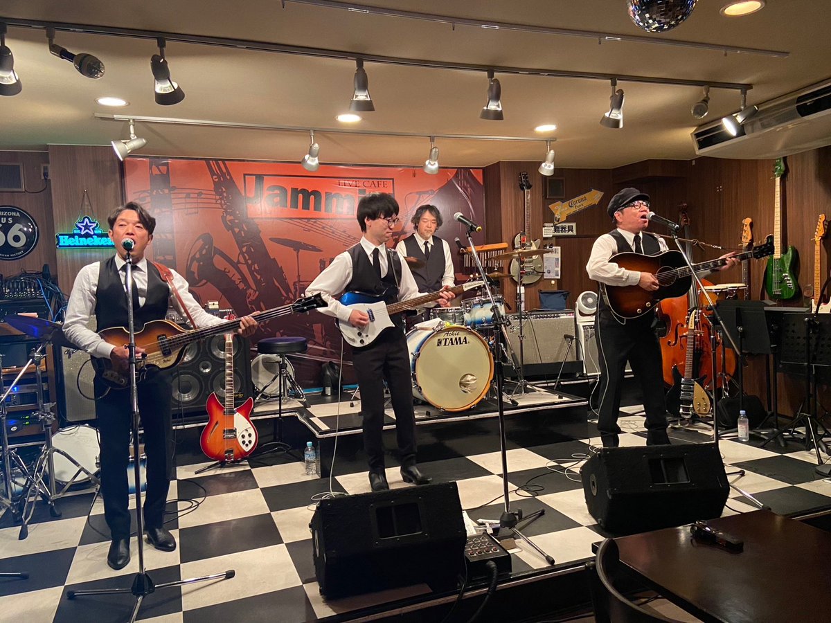 -Live information -
ビートルズ好きの皆さま‼︎一緒に盛り上がりましょう‼︎
[ ビートルズだョ！全員集合！ ]
16:30open/17:00start
2,100円(1ドリンク付き)
act : The Beatfive/Strawberry twins/HIPS/Clarabella/#4Dream
#ビートルズ #ビートルズ好き #クララベラ　#神田
