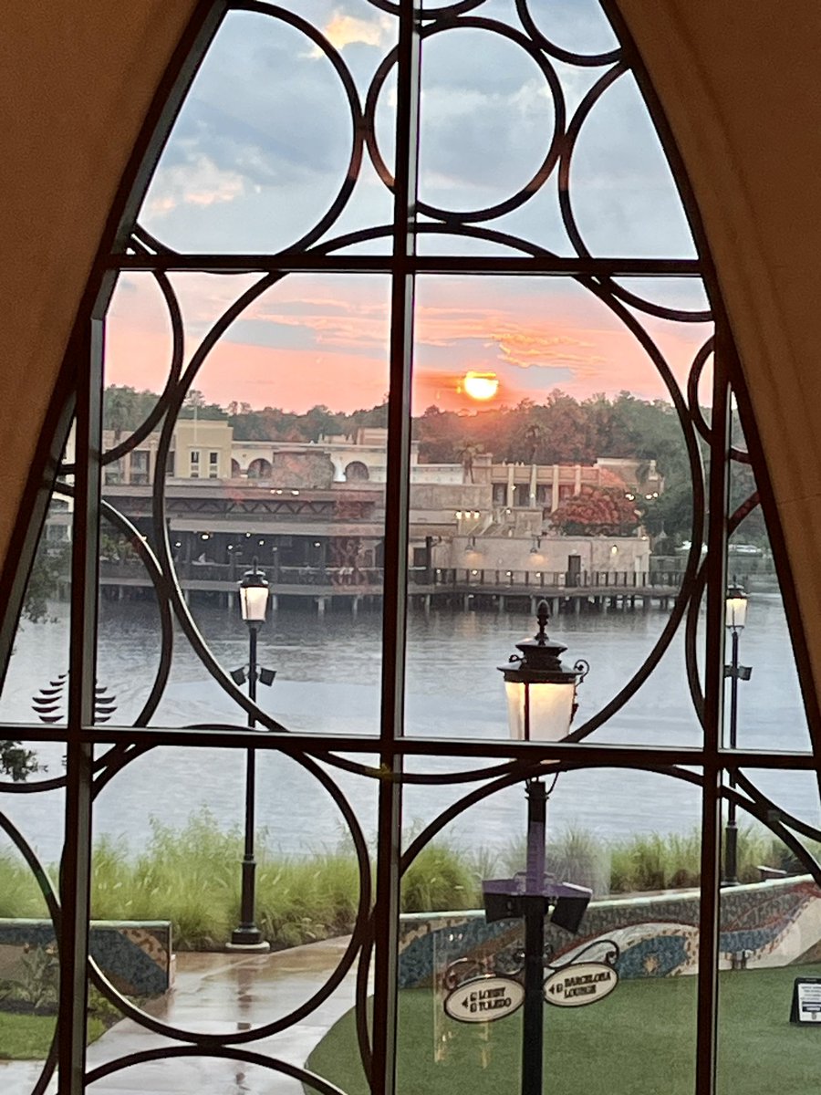 Buzz2001's tweet image. #CSRBuzz #coronadosprings #coronadospringsresort #grandestino