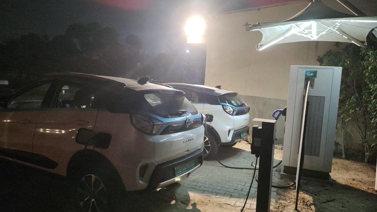 HitenderV's tweet photo. Have you tried this #ABB #DCFastCharger in #Faridabad on #AARGOEVSmart network !
This was the first fast charging machine on their network and that too at a terrific location. Having tried it myself on multiple occasions, I would recommend it to everyone.
Location : Golden Galaxy Hotels and Resorts, Faridabad, #Haryana
Map Coordinates : https://t.co/oVlk9HIUYf
Download AARGO EV Smart app and start charging !
#reliable #sustainable #EVCharging #ElectricVehicles #EVCars #EV #ElonMusk #ClimateActionNow #ClimateCrisis #ClimateEmergency #missiontozero