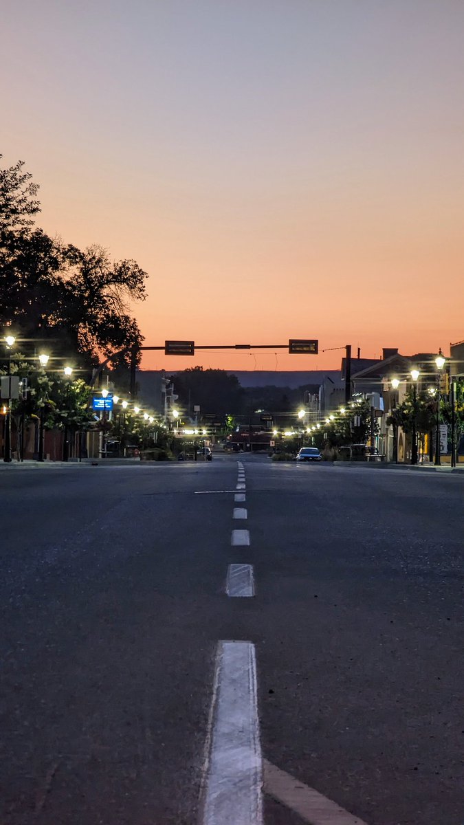 #photography #amaturephotography #streetview #sunrise #emptystreet #StreetArt #streetphotography