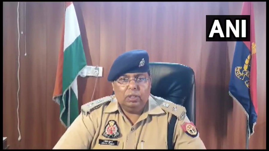 UP | Rabupura PS received info about a Pakistani woman roaming around with 4 children. Police have traced the woman. The name of the woman is Seema Ghulam Haider. She came in contact with a person named Sachin through the game of PUBG and came to India via Nepal to live with him.…