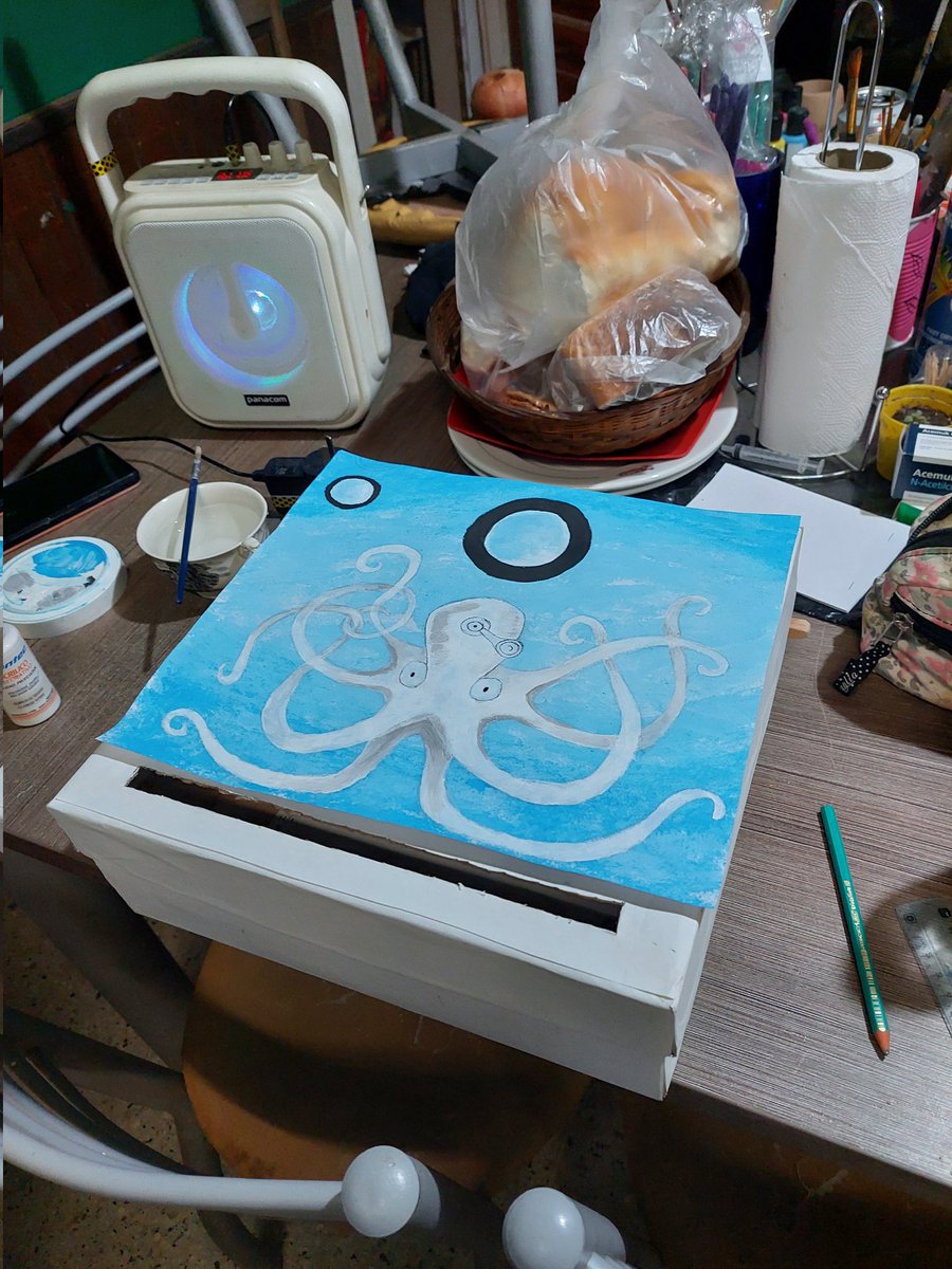 deftomysoul's tweet image. Terminamos alfabetización con 10!!!! Y obvis, recomendando Flotante de #DavidWiesner