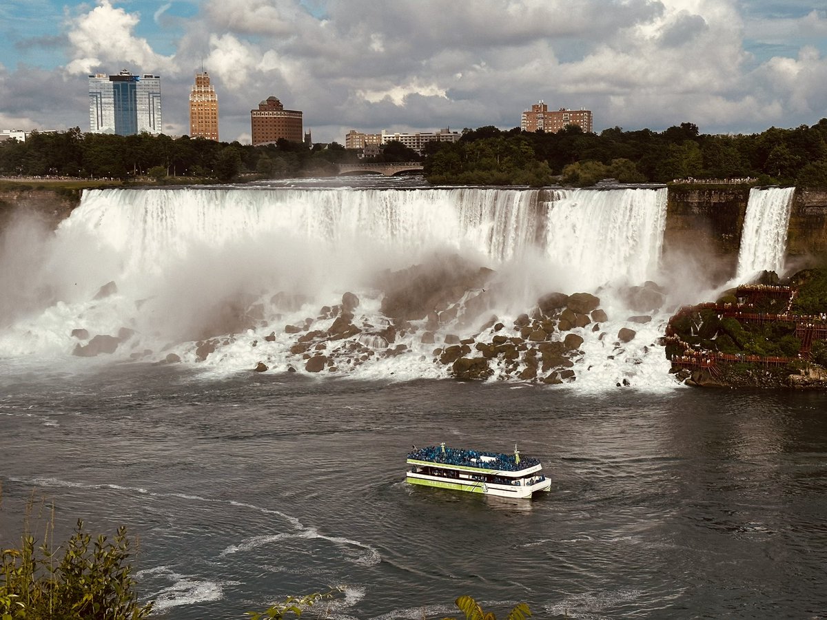 DarNomanDar's tweet photo. #niagara https://t.co/xR6ssa1qxw