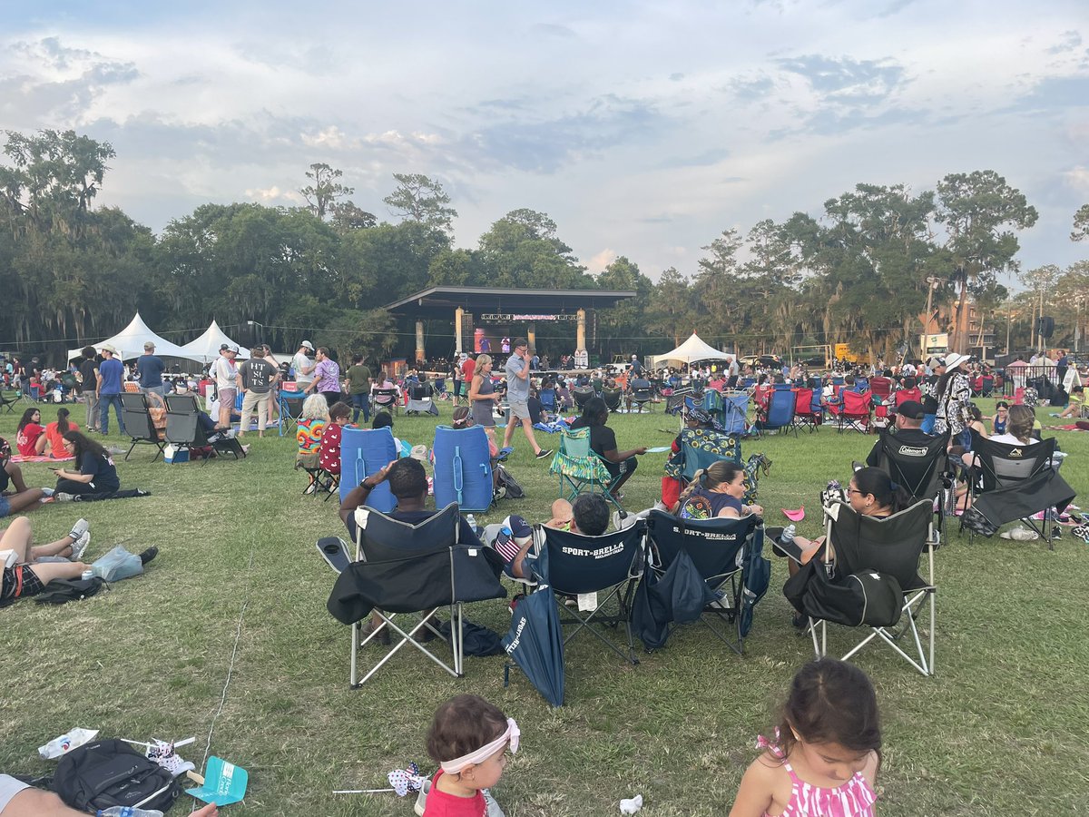 danwindels (@danwindels) on Twitter photo Great turnout, music, and food on the University of Florida’s campus for <a href="/WUFTMedia/">WUFT Media</a> #fanfaresandfireworks!!#UFJSchool, #gainesville Happy 4th of July! 🎉🎶🇺🇸 Great turnout, music, and food on the University of Florida’s campus for <a href="/WUFTMedia/">WUFT Media</a> #fanfaresandfireworks!!#UFJSchool, #gainesville Happy 4th of July! 🎉🎶🇺🇸