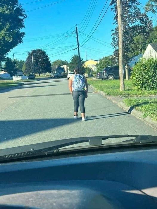 Gr8fulSusan's tweet image. Good Story....
This morning a few people saw my daughter walking to school &amp;amp; me following behind her. Some asked me why I did that &amp;amp; others gave me a stank stare.
I’m very well aware she’s only 10. And she walked Because I told her to.
Because she forgot how to treat adults, So I…