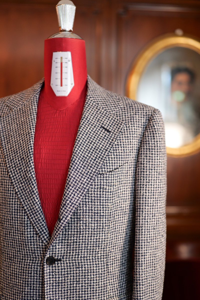 GinzaPecora's tweet photo. Jacket by PECORAGINZA <Tailor Hideaki Sato>
Fabric : FERLA Linen Blend
<FULLHANDMADE>
#pecoraginza #hideakisato #jacket #jacketstyle #ferla #linen #sartoria #sartorial #tailor #bespoke #bespoketailoring #mensfashion #mensstyle #fattoamano #fullhandmade #ペコラ銀座 https://t.co/lCavJQe1Do