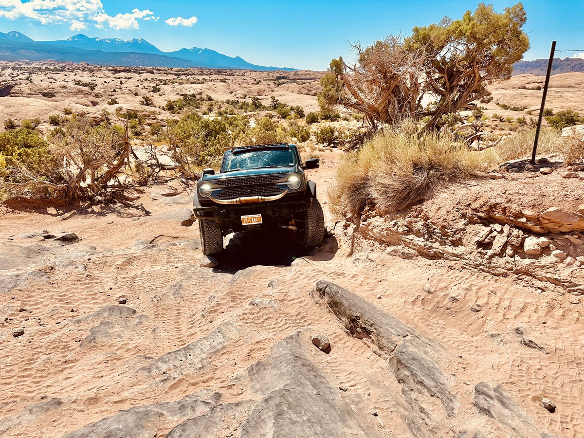 TexasFancyBoots's tweet photo. Today. Was. AWESOME!
Spent the day at Hellโs Revenge. Got to really put Big Earl to the test.
The things a stock Bronco can do is pretty mind blowing.
Sorry not sorry for all the pics that Iโm about to flood your timelines with. ๐
#FancysOffRoadeo https://t.co/HvaTVt0Xde