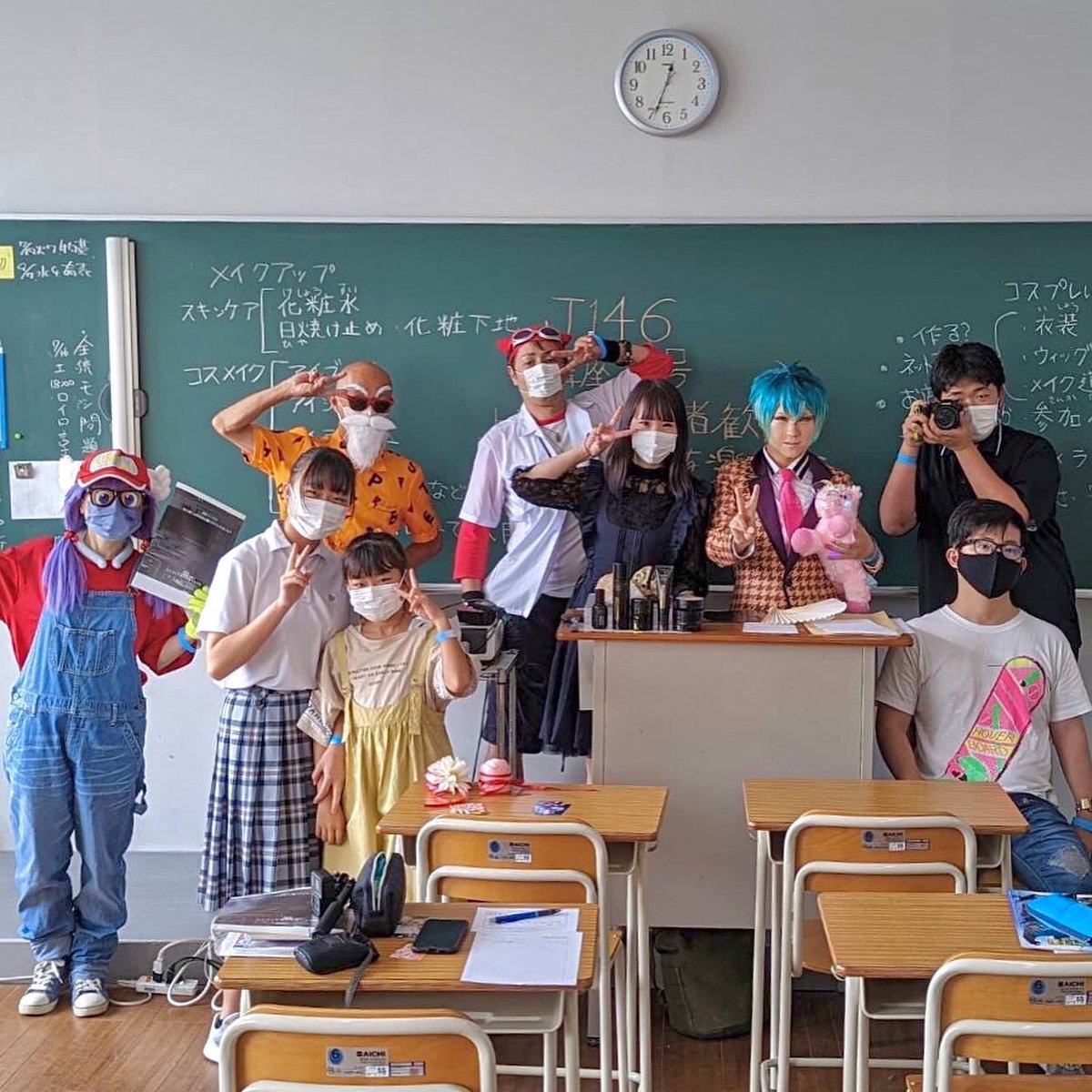 kurowko's tweet photo. 【今年もあります】愛知サマーセミナー

2023.07.15(土)開講「上級〜初心者歓迎！コスプレをたのしもう」

会場は名古屋大谷高等学校本館３階107教室となります！

1〜2限、3〜4限の連続講座がございます🙇‍♂️コスプレを学び、楽しんでみませんか？✨
#サマセミ

写真は過去の授業後の記念写真です☺️ https://t.co/85h4aMLibR