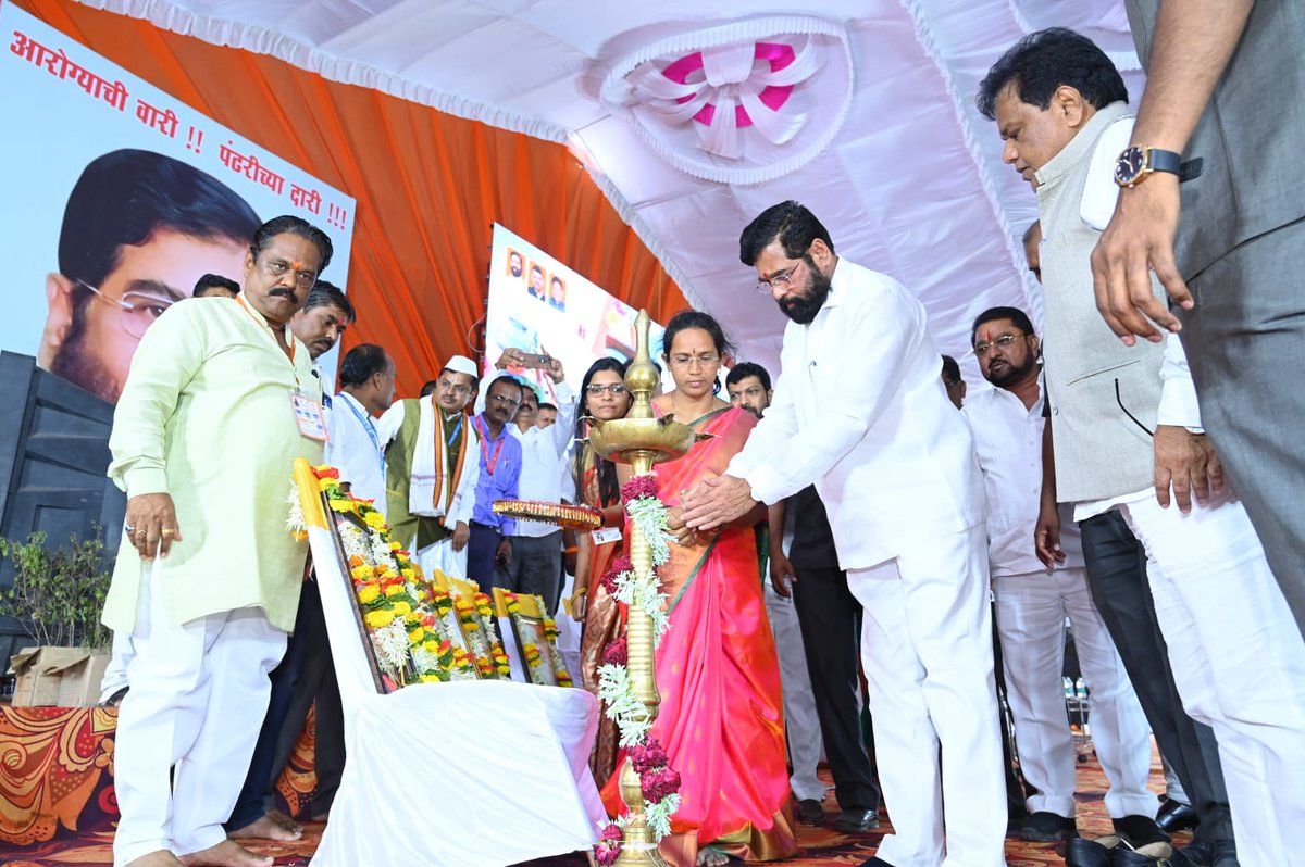 MahaHealthIEC's tweet image. सार्वजनिक आरोग्य विभागाची विक्रमी कामगिरी!
पालखी मार्ग आणि पंढरपूरचे महाआरोग्य शिबीर मिळून 11,64,684 वारकऱ्यांची मोफत आरोग्य तपासणी

#आरोग्याची_वारी_पंढरीच्या_दारी  #pandharpurwari2023   #Pandharpur #MahaArogyaShibir #MaharashtraGovt @mieknathshinde @TanajiSawant4MH @Dev_Fadnavis