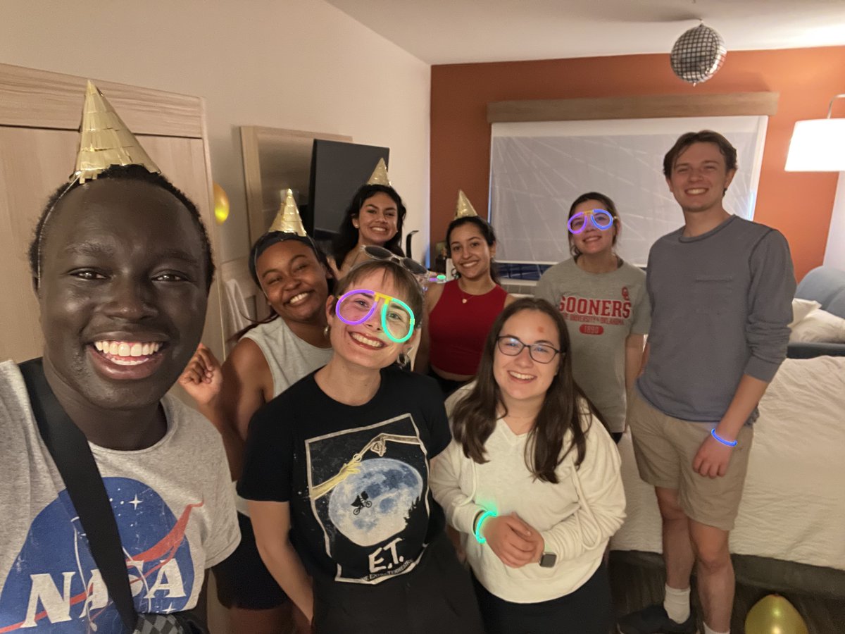 JazariKual's tweet photo. They threw me a surprise birthday party in the hotel room 😭❤️

#CheersTo28Years
@news21 https://t.co/28rl4rhVCO