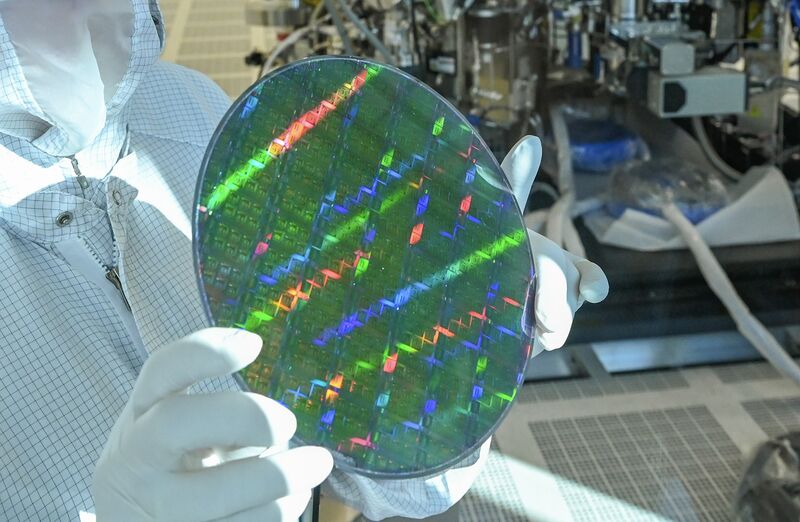 What are gallium and germanium? Niche metals hit by China curbs bloomberg.com/news/articles/… via <a href="/megacontango/">Archie</a>