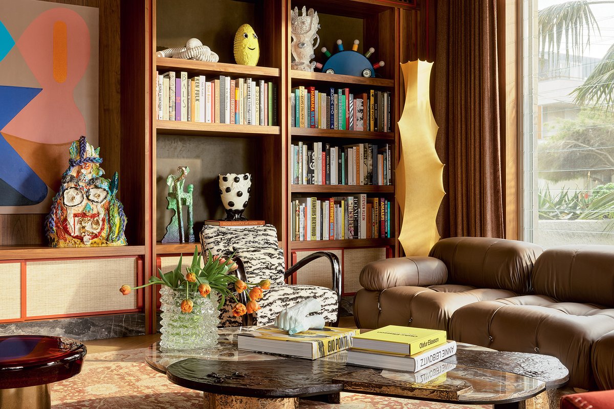 VogueLiving's tweet photo. Inside a beachside Tamarama home wholeheartedly embracing Milanese maximalism: https://t.co/DNMoLw7H1C https://t.co/eOodb4yzzJ