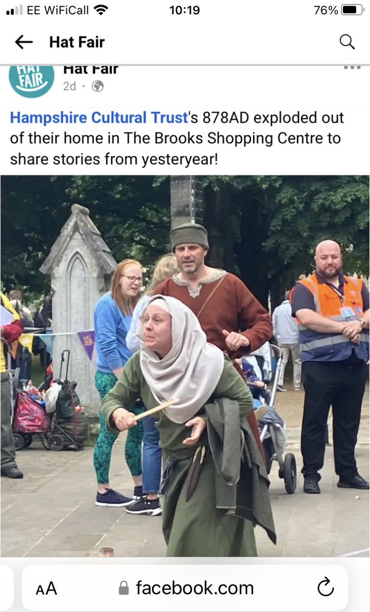ActorSaraF's tweet photo. Storyteller and Weaver in action on the official Hat Fair page 👍🏻❤️
#actors #casting #directors #agatis #comedy #improv #immersive #theatre #performance #acting https://t.co/NcU3BOwABI