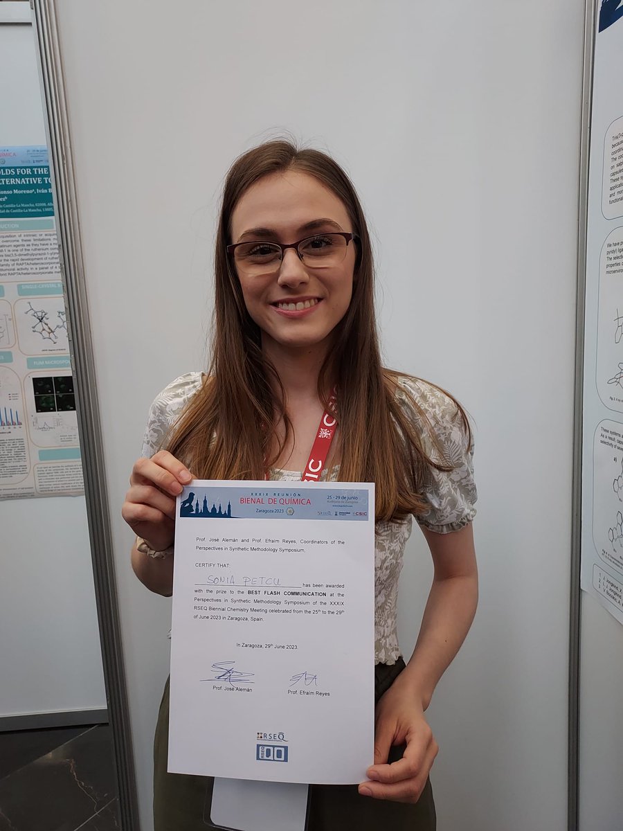 UnsatChem's tweet photo. Congratulations to our PhD student @adesoniia for being awarded with the "Prize of the best flash communication" at the Perspectives in Synthethic Methodology Symposium of the XXXIX RSEQ Biennal Chemistry Meeting! @BQZ2023 @RSEQUIMICA Very good work Sonia!👏🏻👩🏼‍🔬🏆 https://t.co/2Xj8t4mJ4K
