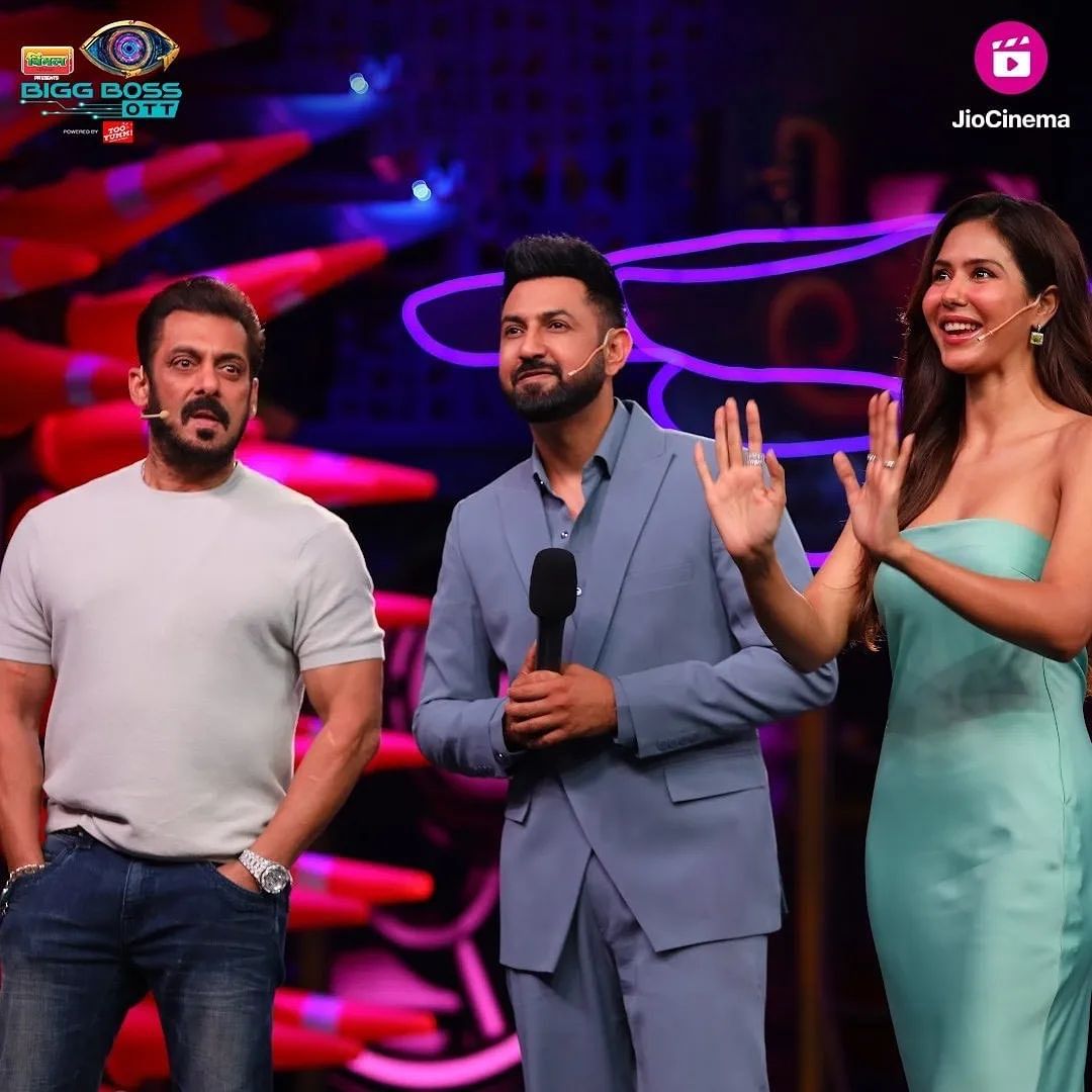 FactsOldSchool's tweet photo. Carry on jatta3 x Bigg Boss
#Carryonjatta3

@GippyGrewal @BeingSalmanKhan @bajwasonam @Krushna_KAS @humblemotionpic @CarryOnJattaMov @JioCinema https://t.co/RrNSyKHEPb