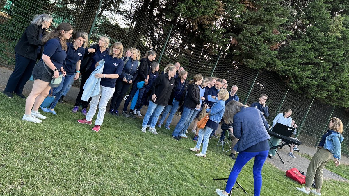 It’s @wimbledon!  

Getting ready to sing for the queue, as we do 😎🎶🤩

Not sure how we’ll do against the wind 💨 🤣

Monday nights, 8:30pm, St Michaels church, Southfields.