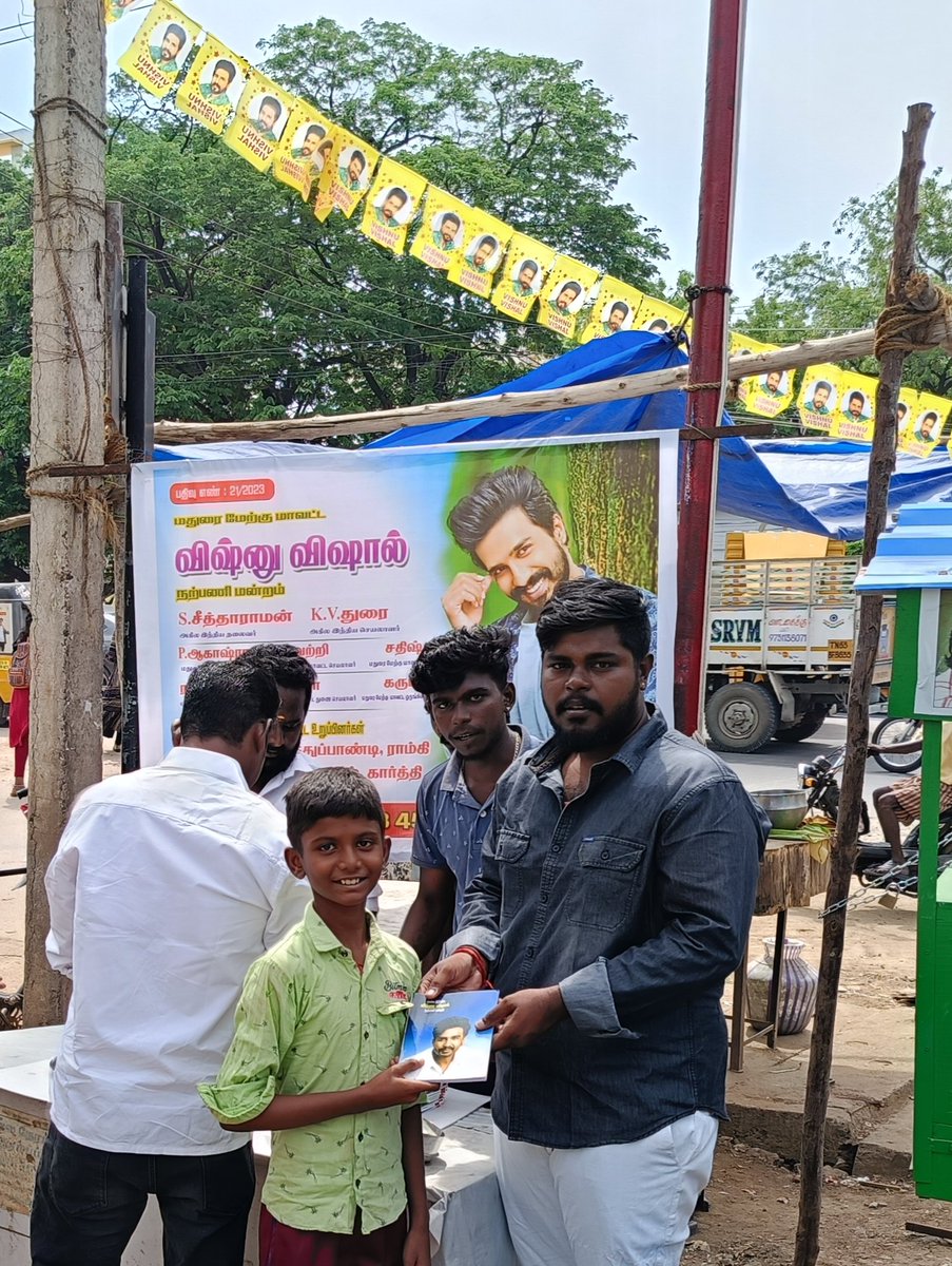 BaghiVishnu's tweet photo. மதுரை மேற்கு மாவட்டம் விஷ்ணு விஷால் நற்பணி மன்றம்

@TheVishnuVishal
#vishnuvishal #madurai #templecity #maduraicity #fansclub #nammamadurai #rasigarmandram #mandram #fansclub #Kollywood #TamilNadu #tamilcinema #tamilmovies #cininews https://t.co/KpeAKthUEs