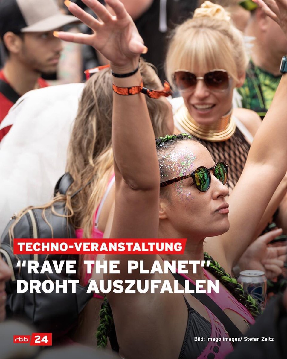 Sorry, aber der „Ride to #ravetheplanet“ nach #Berlin ist schon final, das Bike bepackt und ich stehe ganz hibbelig in den Startlöchern. Absage hin oder her, Berlin ick gümme. Ob mit oder ohne Parade. Love ist mit dabei. Ich hoffe auf eine Lösungsfindung für <a href="/ravetheplanet/">RAVE THE PLANET</a>.