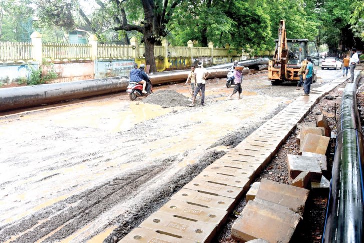 oheraldogoa's tweet photo. #GSUDA expresses #inability to carry out #sewerage work along #CaculoMall Road
Read: https://t.co/BWFV1NzECQ
#Goa #News #Headlines https://t.co/pR3zzMuwh8