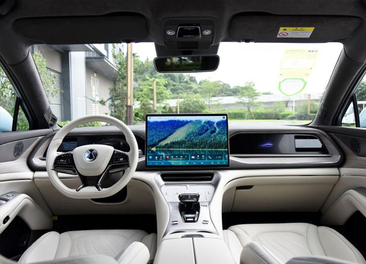 MotorsUniland's tweet photo. Denza N7 officially announced in 5 versions
Pure electric SUV
CLTC 630/702 km
Maximum power 230/390kW
4860*1935*1602
Top speed 180km/h
0-100km/h 3.9/6.8s
Battery capacity 91.3kWh #ev #evexporter #denza #byd https://t.co/JAxT177piQ