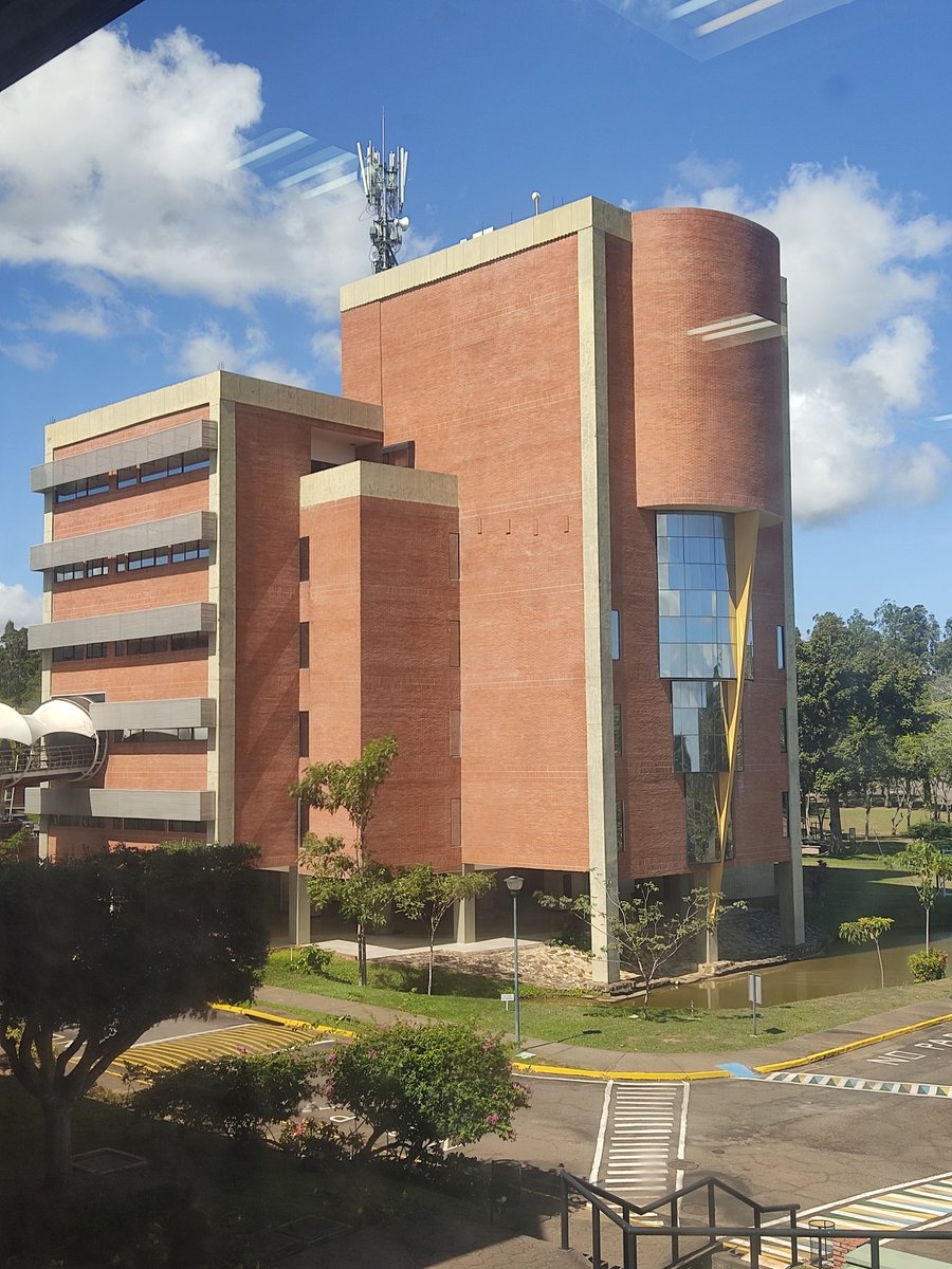 rriiucabgy's tweet photo. Utilizando la etiqueta #PreinscribeteRRII comenta  ¿Por qué estudiar Relaciones Industriales? 
Información aquí ☝️ https://t.co/jvZnJrynxx https://t.co/upWV5dKCta