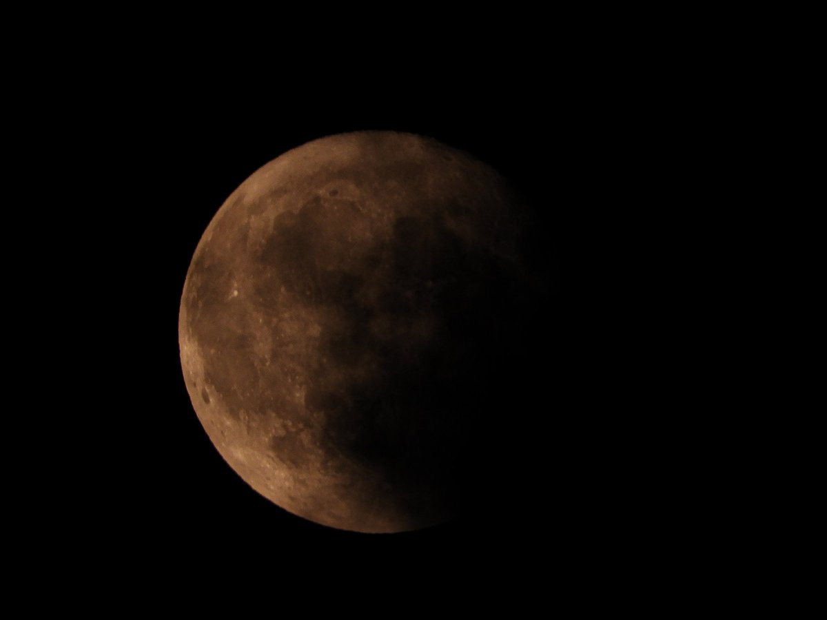 aleambrosino's tweet photo. Yo toda tristona porque estaba nublado y no podía ver la luna llena

El cielo a los 15 min: https://t.co/IhSE8ilLSa