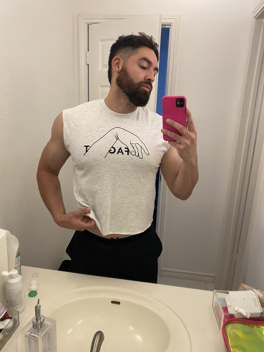CheapChampagnee's tweet photo. Gym fit https://t.co/JXgVhXej5A