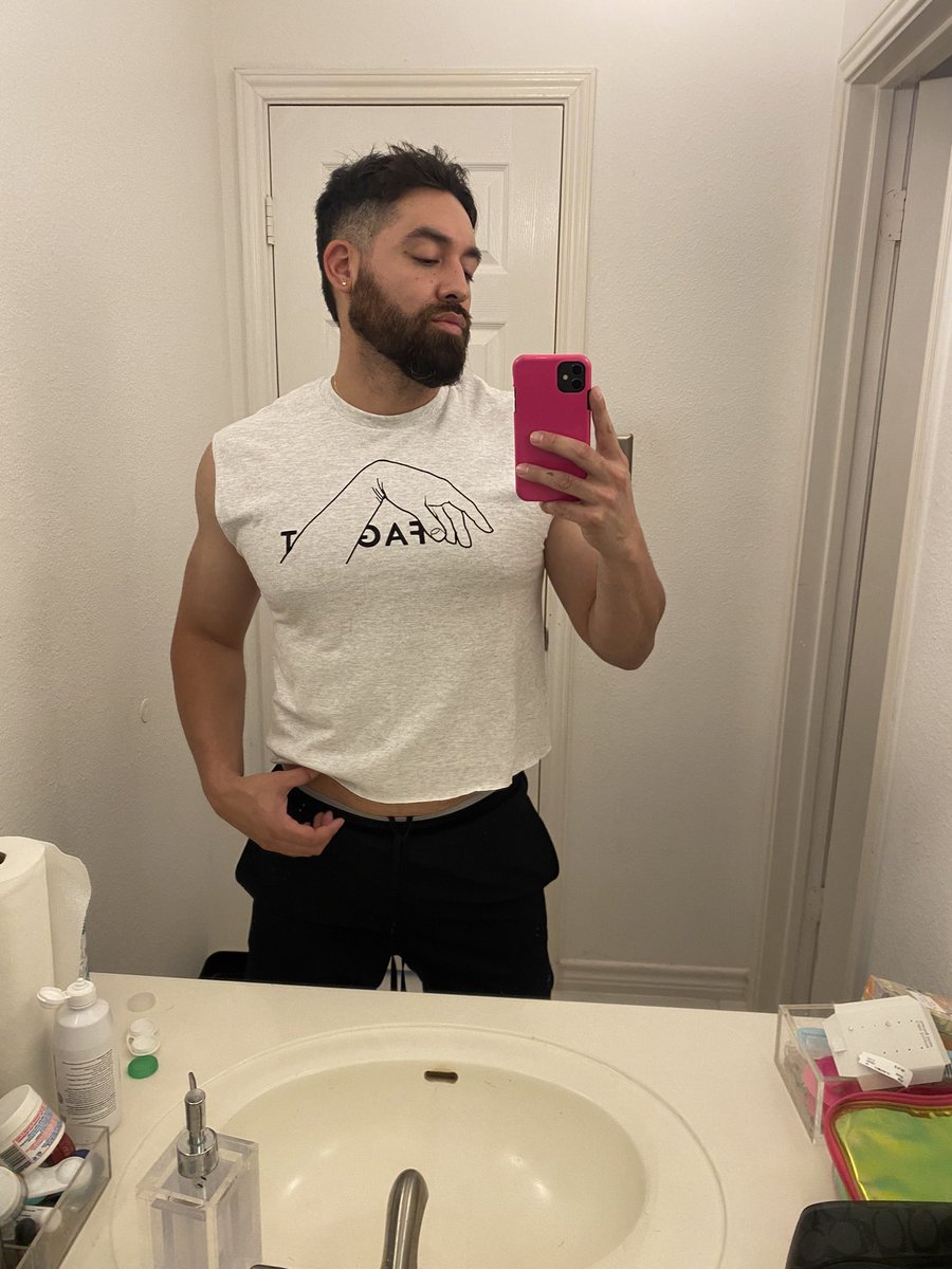 CheapChampagnee's tweet photo. Gym fit https://t.co/JXgVhXej5A
