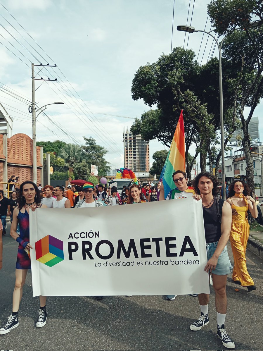 AccionPrometea's tweet photo. ❤️🏳️‍🌈 PRIDE LGBTIQ BGA 2023 🏳️‍🌈❤️

Se nos quedan cortas las palabras para agradecer todo lo bello que logramos el pasado 28 de junio en Bucaramanga con la marcha #LGBTIQ, de verdad que es esperanzador ver como el amor y la valentía cobran fuerzas insuperables.

😍❤️‍🔥🫶 https://t.co/9vgz6ZIphP